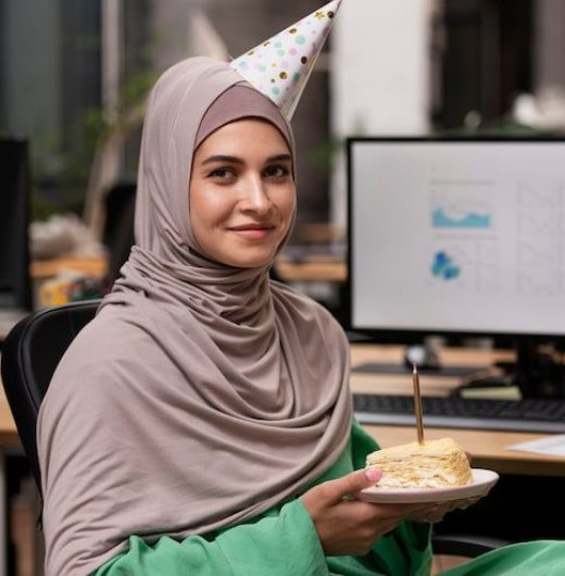 medium-shot-woman-holding-cake-plate_23-2149006888